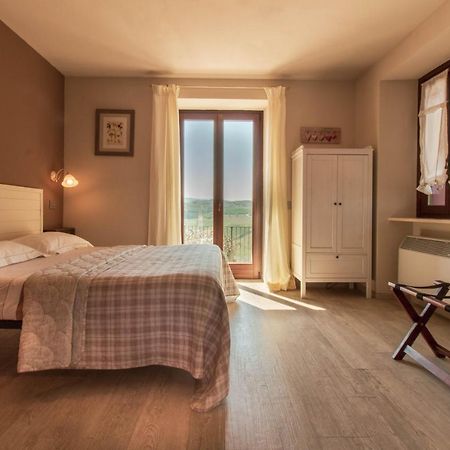 Poggio Dei Farinetti Panzió Diano dʼAlba Kültér fotó
