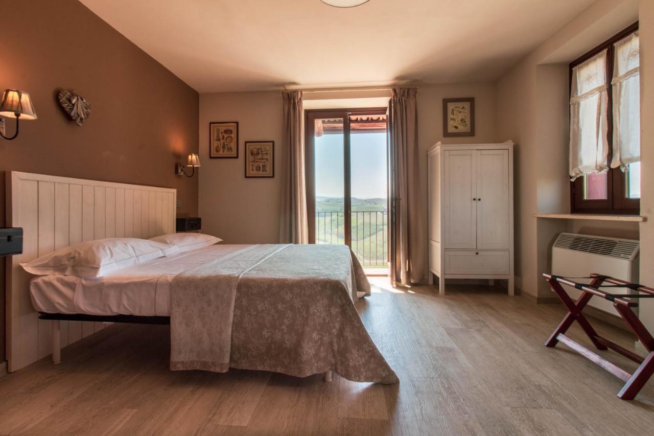 Poggio Dei Farinetti Panzió Diano dʼAlba Kültér fotó