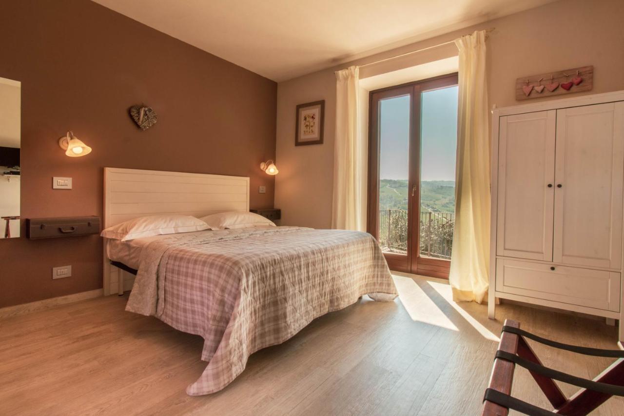 Poggio Dei Farinetti Panzió Diano dʼAlba Kültér fotó